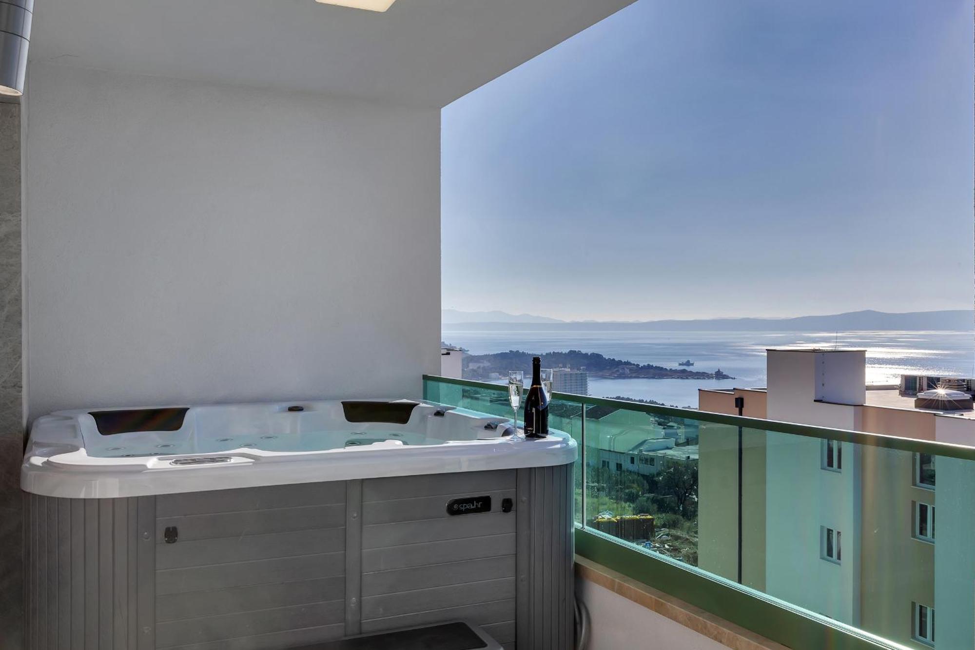 Exclusive Penthouse Big Blue With Private Jacuzzi Apartment Makarska Exterior photo