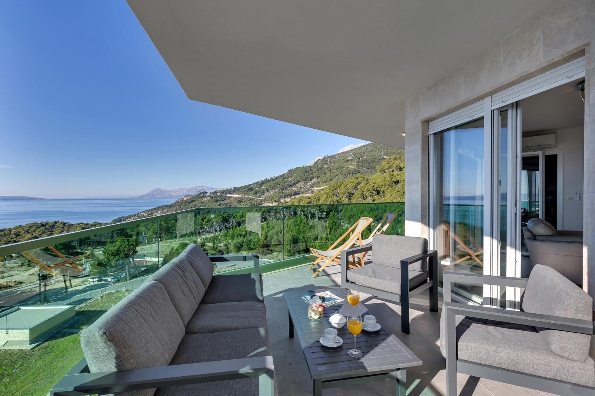 Exclusive Penthouse Big Blue With Private Jacuzzi Apartment Makarska Exterior photo
