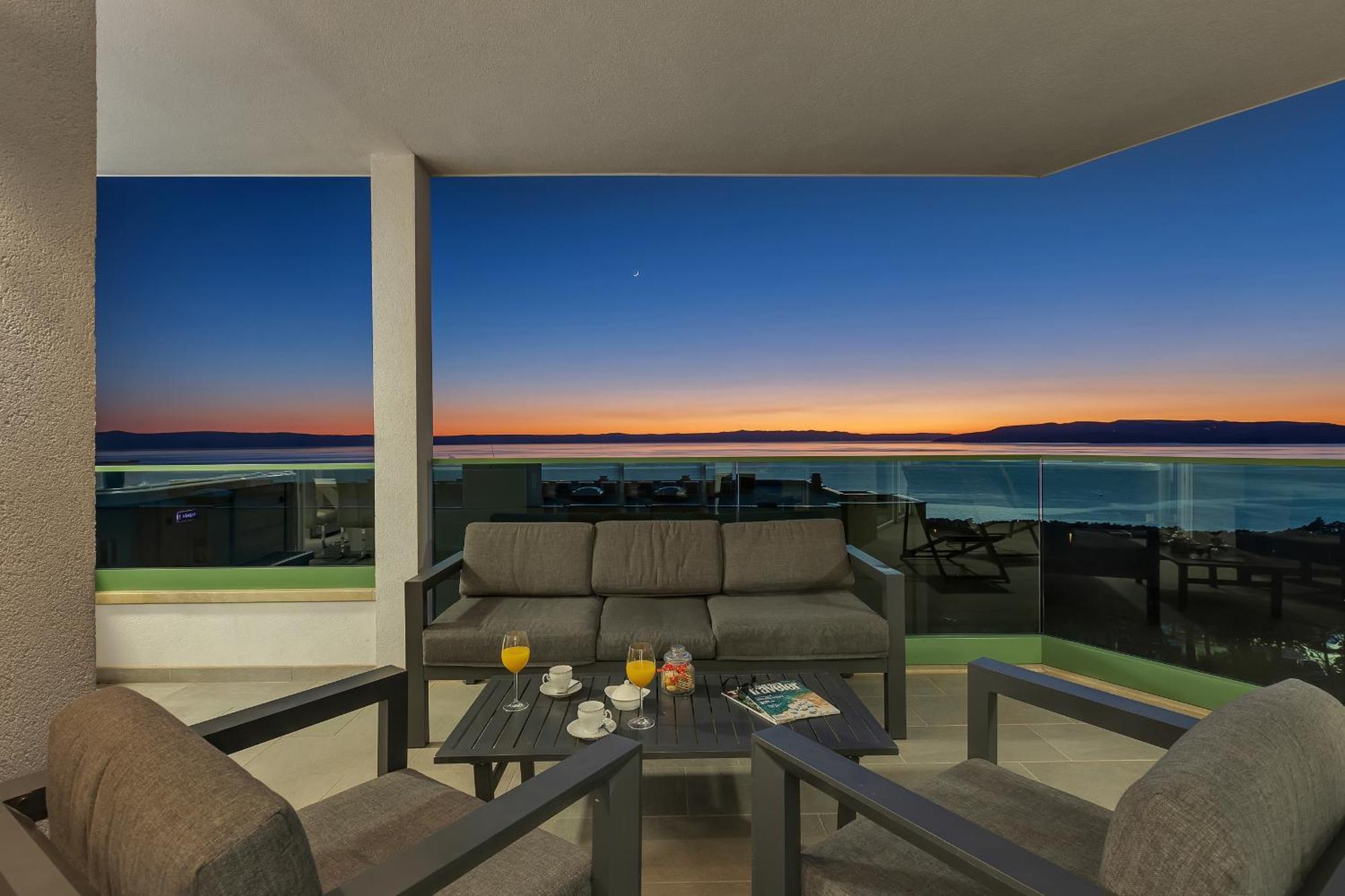 Exclusive Penthouse Big Blue With Private Jacuzzi Apartment Makarska Exterior photo