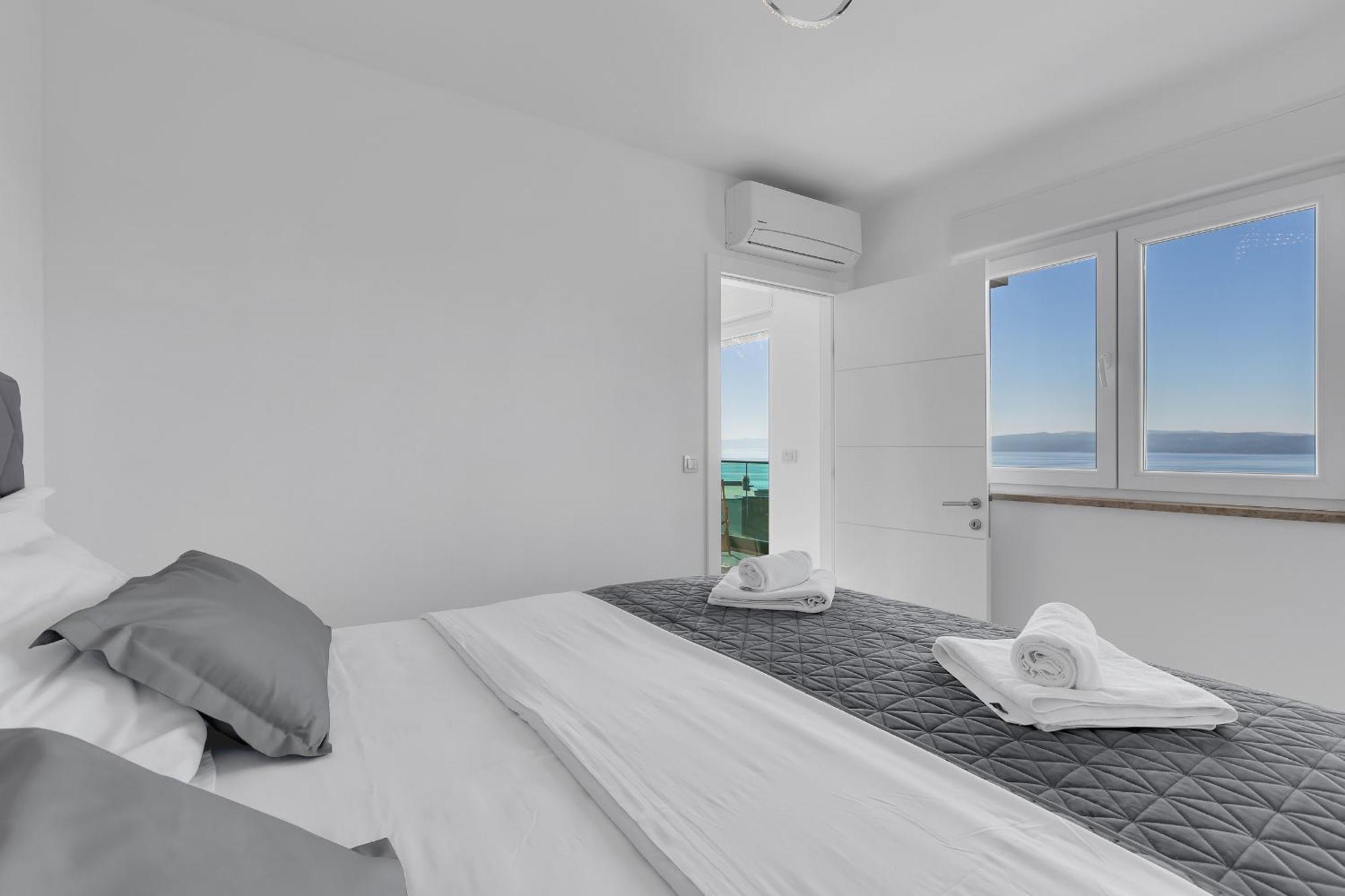 Exclusive Penthouse Big Blue With Private Jacuzzi Apartment Makarska Exterior photo