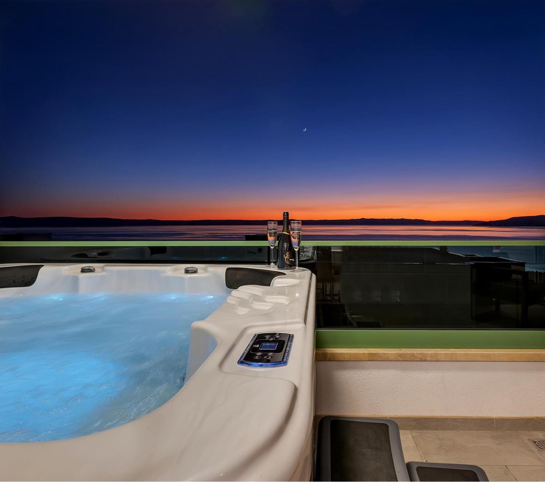 Exclusive Penthouse Big Blue With Private Jacuzzi Apartment Makarska Exterior photo