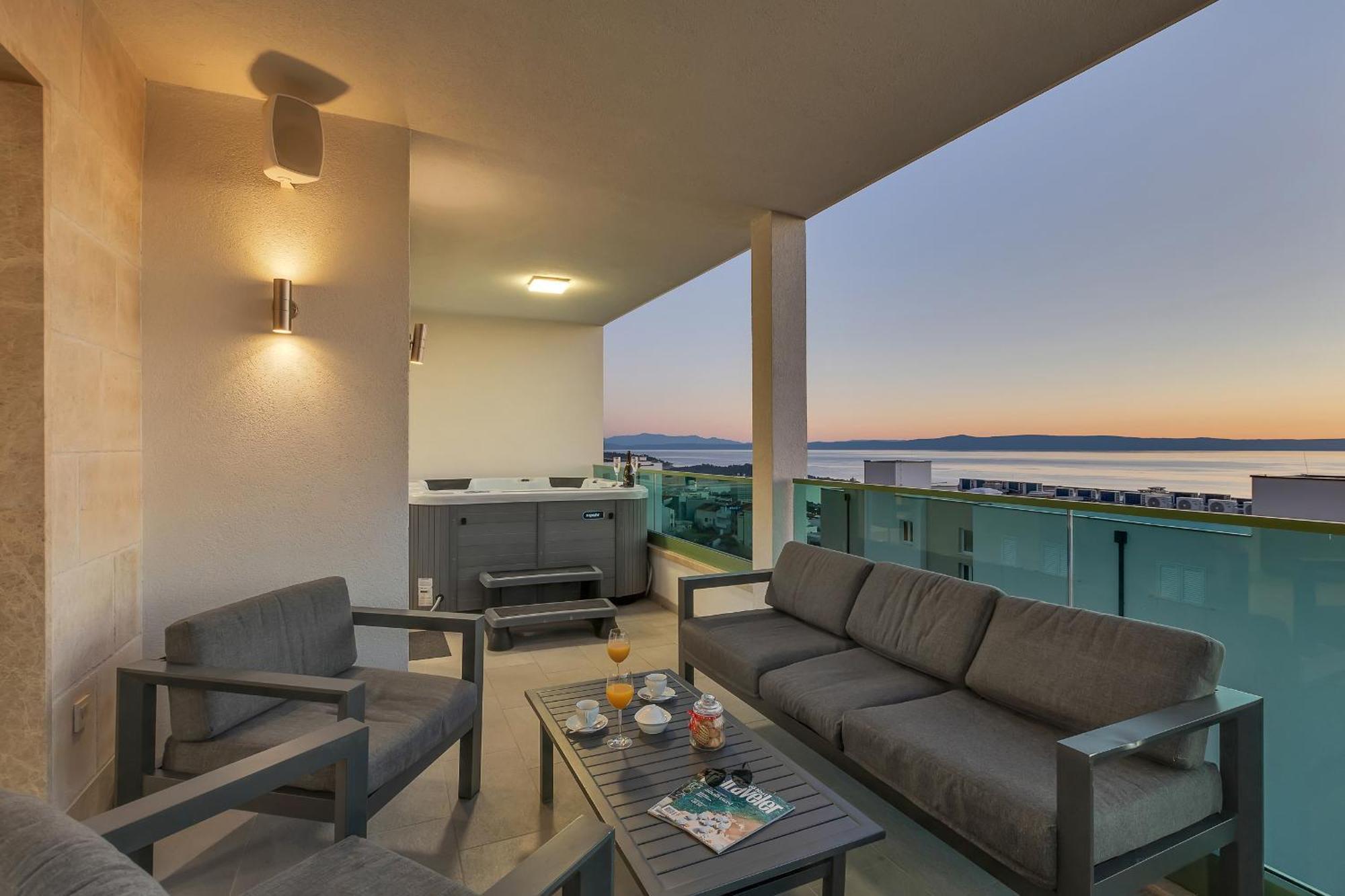 Exclusive Penthouse Big Blue With Private Jacuzzi Apartment Makarska Exterior photo