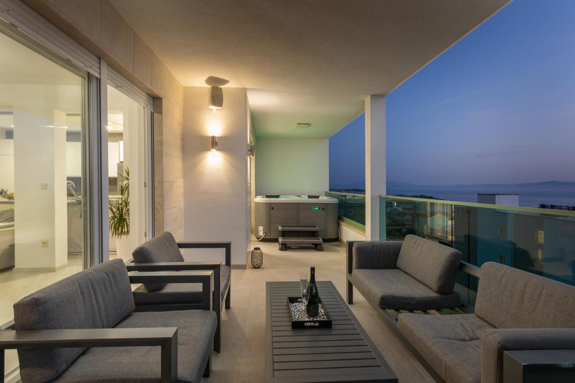 Exclusive Penthouse Big Blue With Private Jacuzzi Apartment Makarska Exterior photo